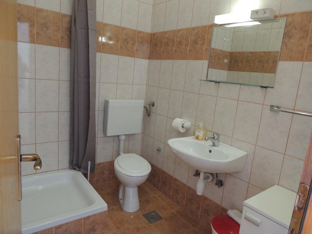 Apartments Barcarola Паг Экстерьер фото